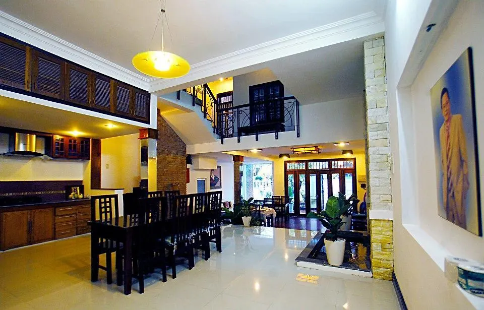 Flower Garden Homestay Hội An