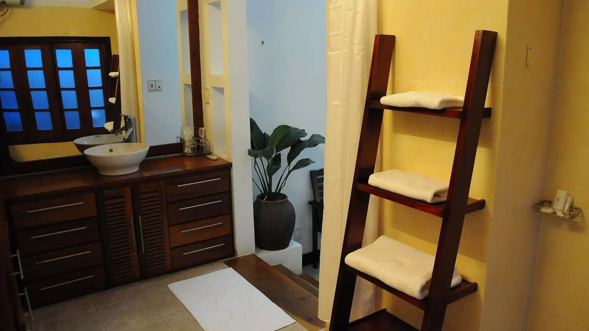 Flower Garden Homestay Hội An Vietnam